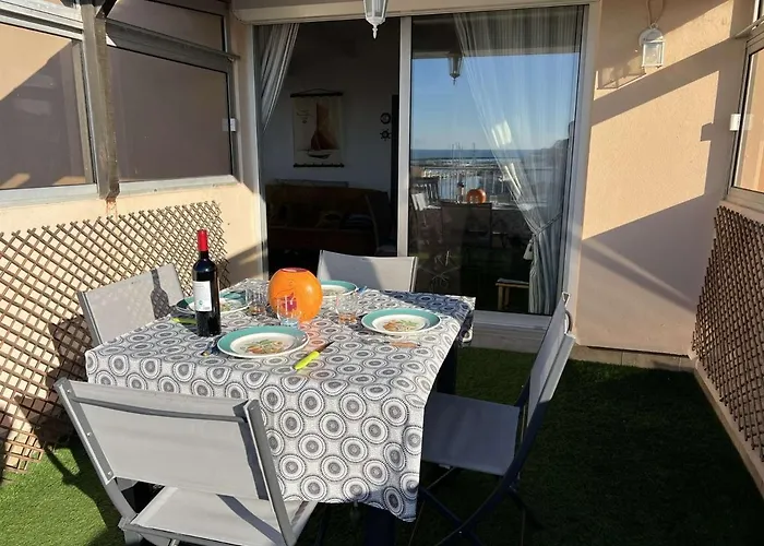 T2 Cabine, Terrasse, Parking Prive, Animaux Acceptes - Fr-1-702-38 * Agde