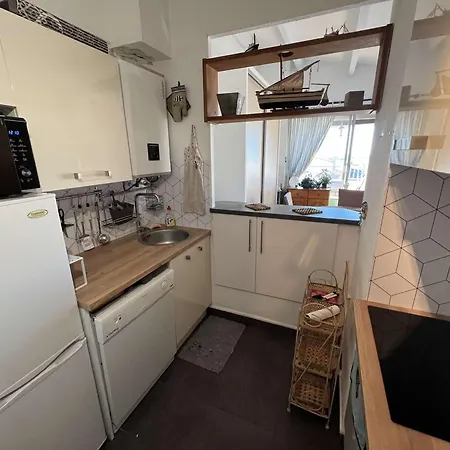 T2 Cabine, Terrasse, Parking Privé, Animaux Acceptés - Fr-1-702-38 Appartement *