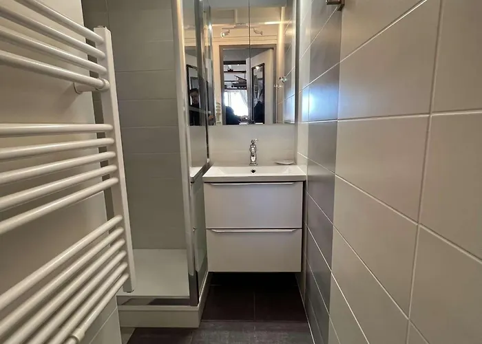 T2 Cabine, Terrasse, Parking Privé, Animaux Acceptés - Fr-1-702-38 *